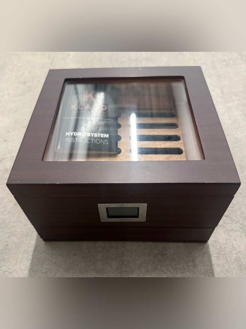 Klaro By Case Elegance Glass Top Humidor Hydro System 🚬.